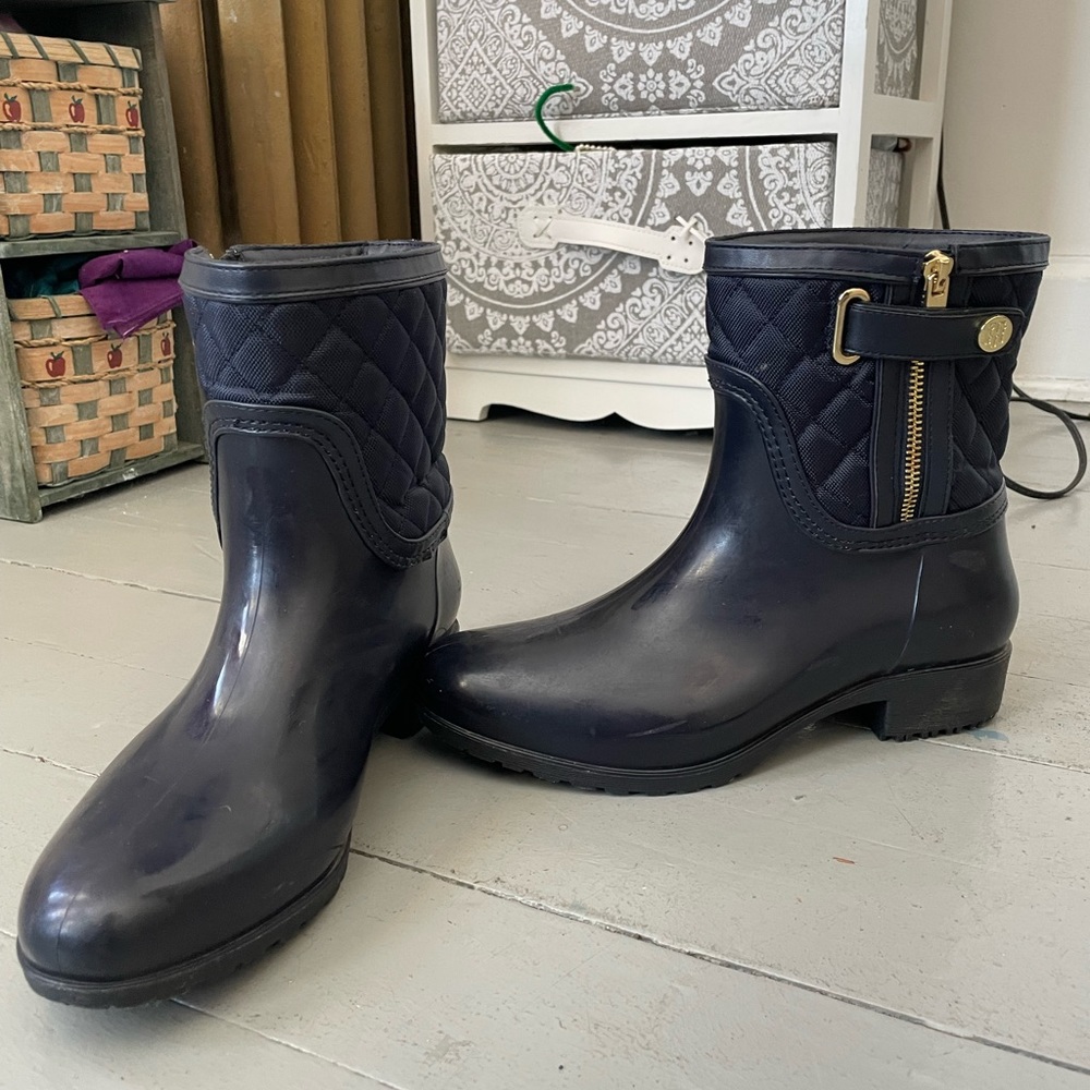 Navy blue Tommy Hilfiger rain boots
